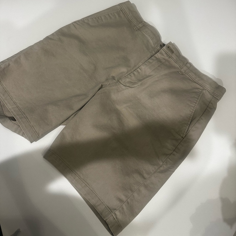 Calvin Klein Men's Khaki Flat Front Shorts